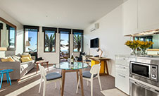 Peninsula on the Bay - apartment - fully furnished - lounge interior